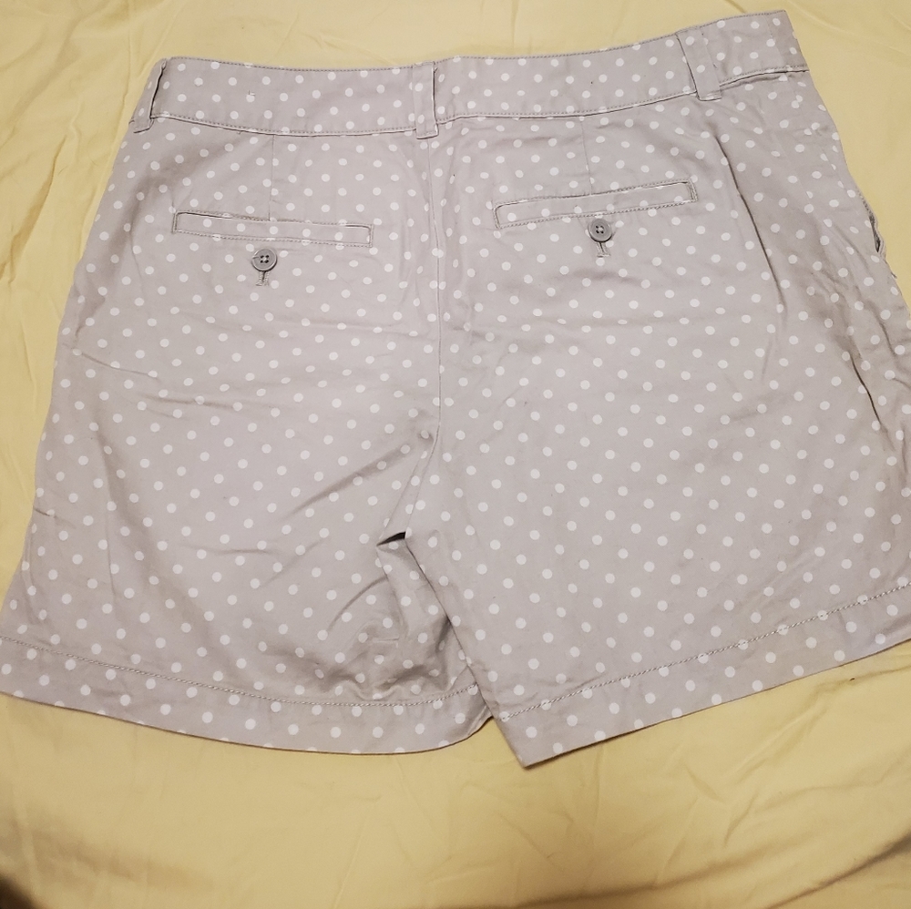 Shorts - Picture 3 of 5